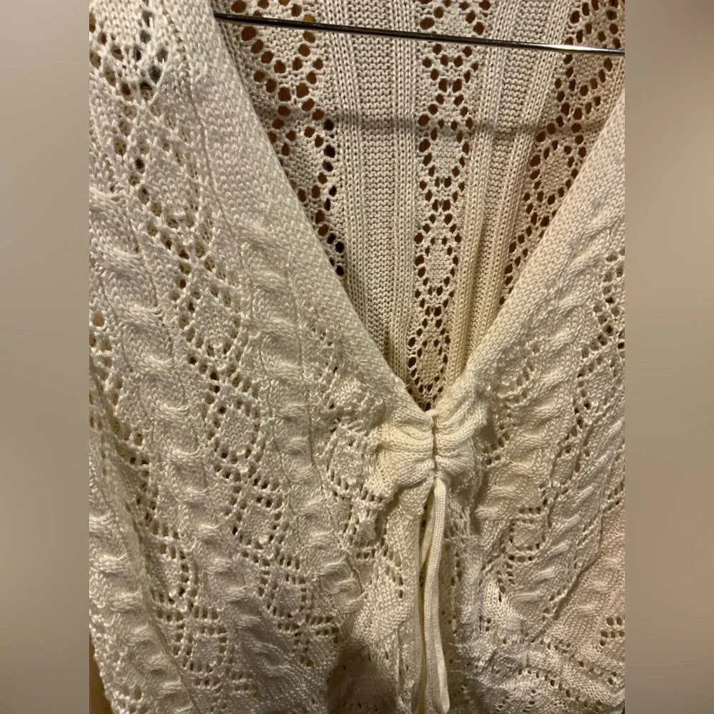 Chic Cream Lace Cardigan - Picture 2 of 3